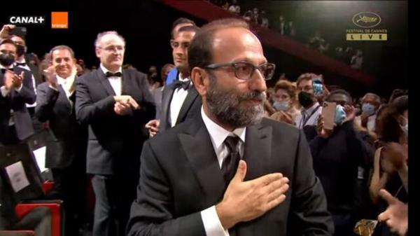 تشویق ایستاده قهرمان فرهادی در کن تشویق ایستاده قهرمان فرهادی در کن