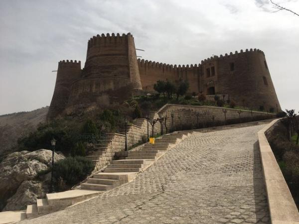 17 هزار شی در گنجینه و موزه قلعه فلک الافلاک وجود دارد