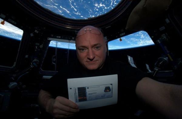 امروز در فضا: اسکات کلی پس از یک سال از فضا بازگشت